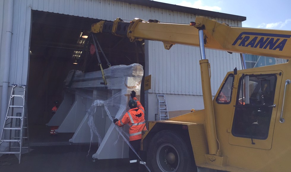 CRANE LIFTING