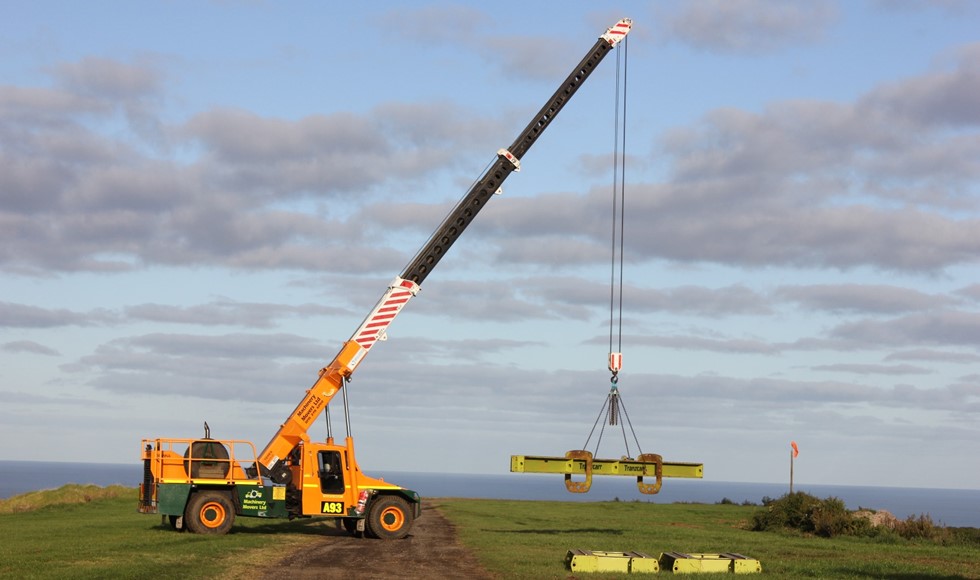 MOBILE CRANE