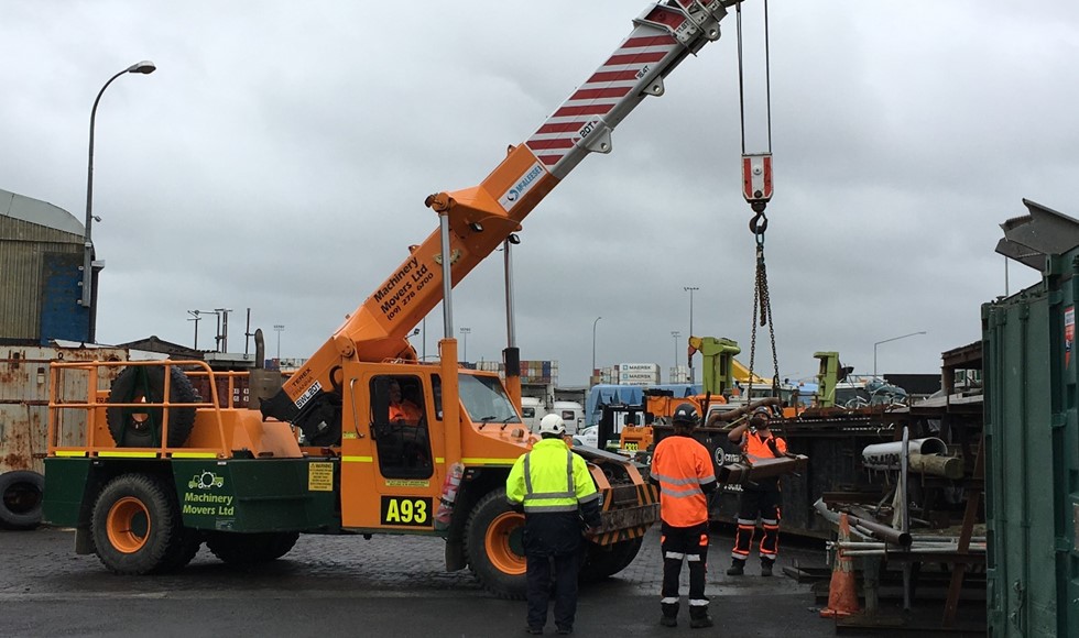 CRANE LIFTING